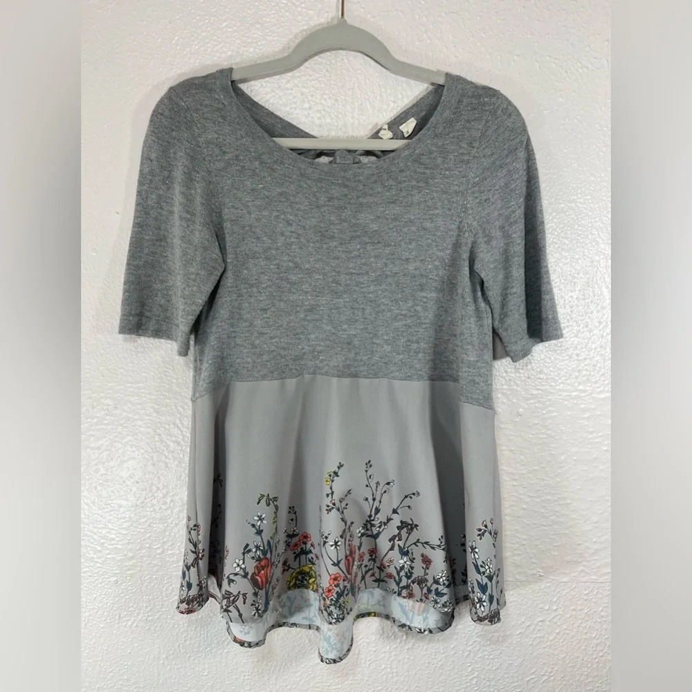 Anthropologie Moth Gardenia Pullover Gray Motif Top Women’s Small